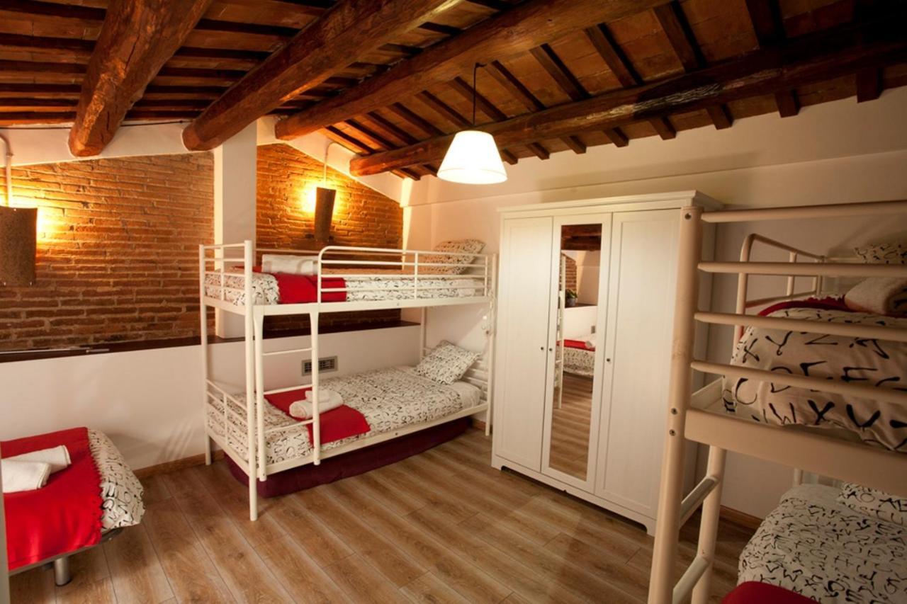 Coroleu House Barcelona Hostel Room photo